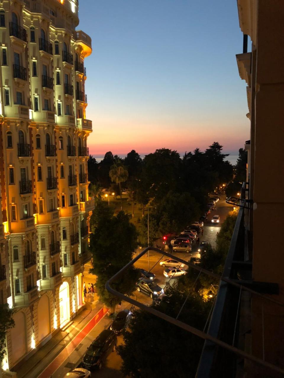 באטומי Apartment Gio מראה חיצוני תמונה